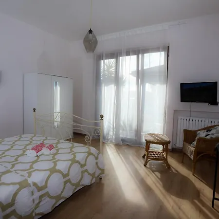 Casa Sophie לורטו
